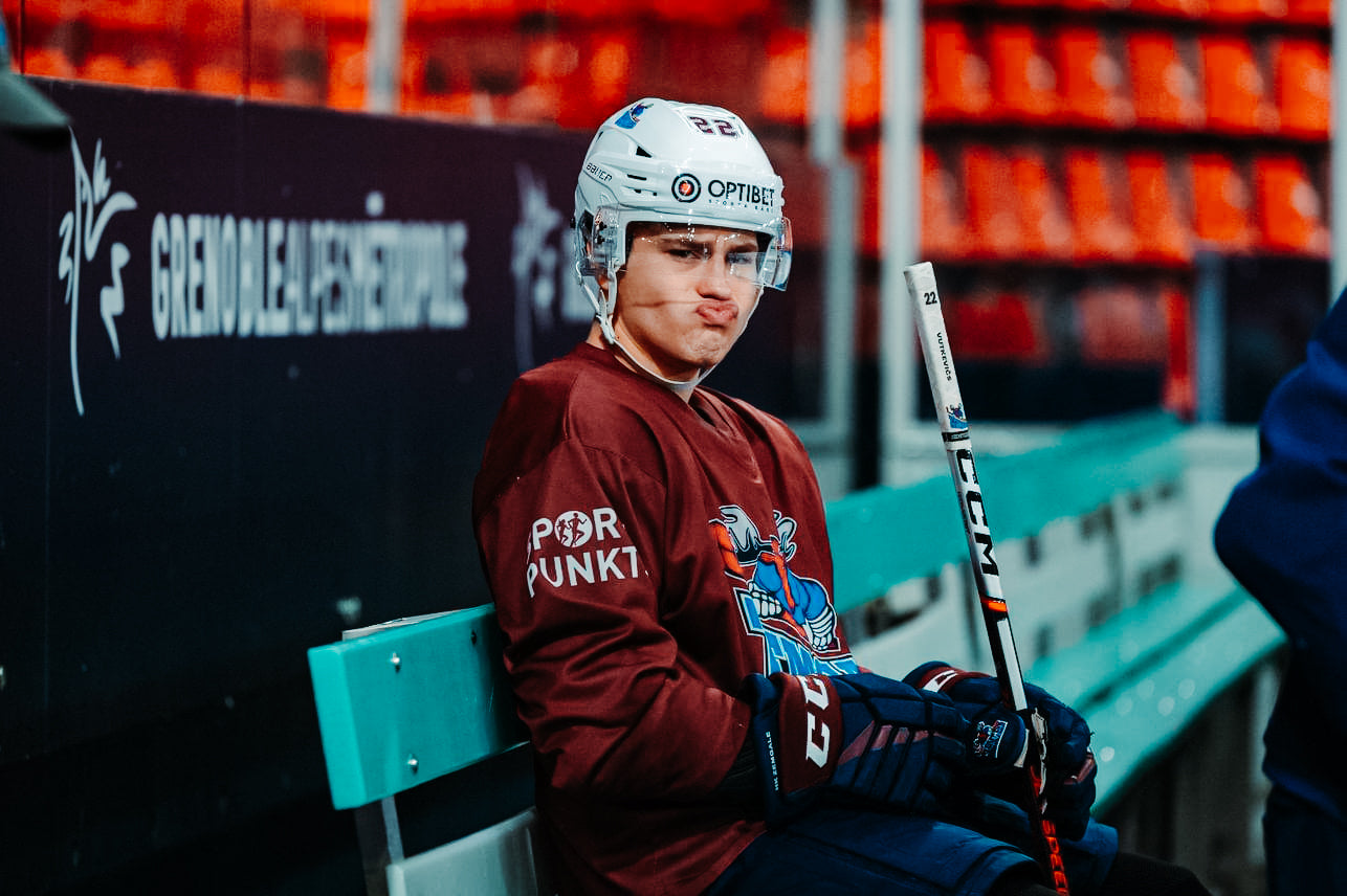 Why Thousands of Hockey Players Are Switching to RocketGrip?